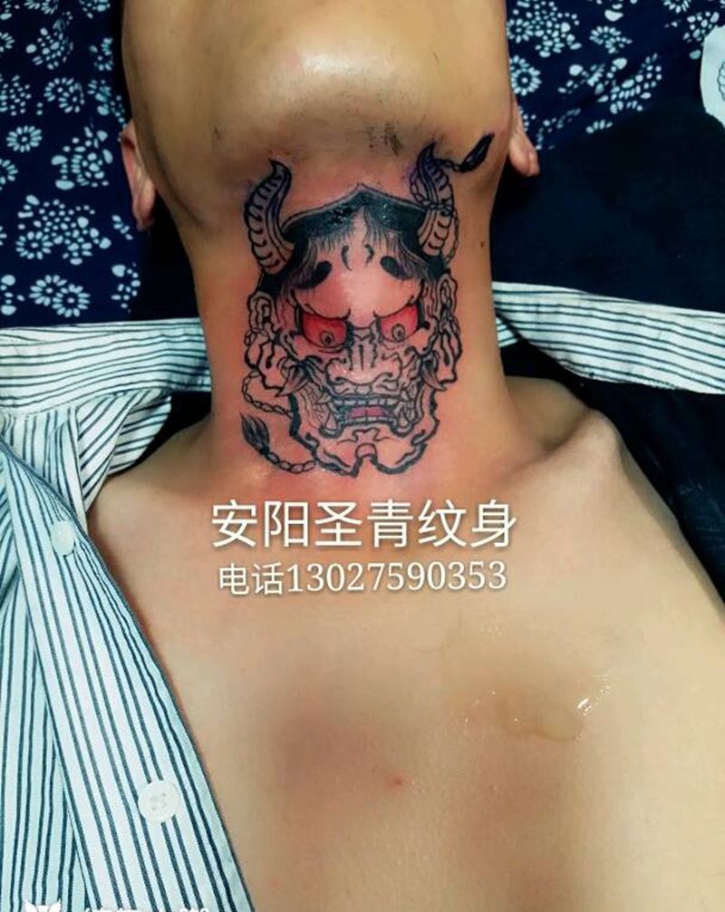 脖子般诺完成纹身图片