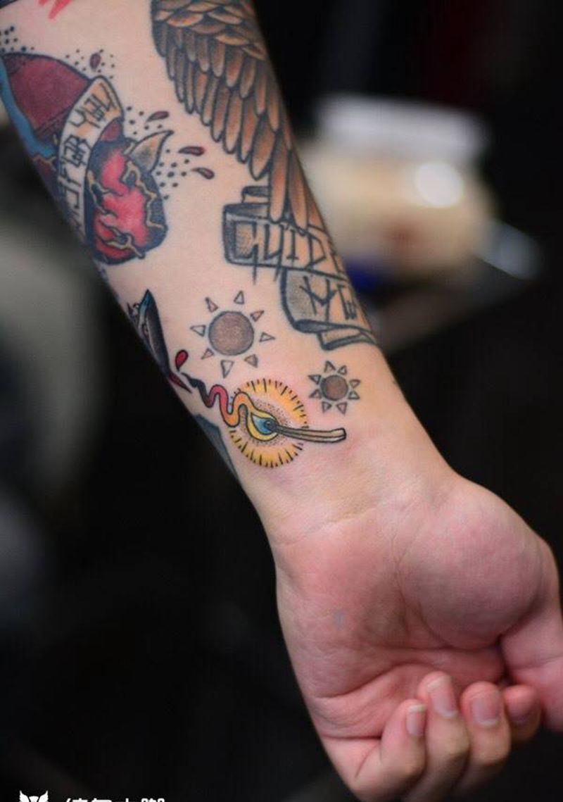 见缝插图纹身图片