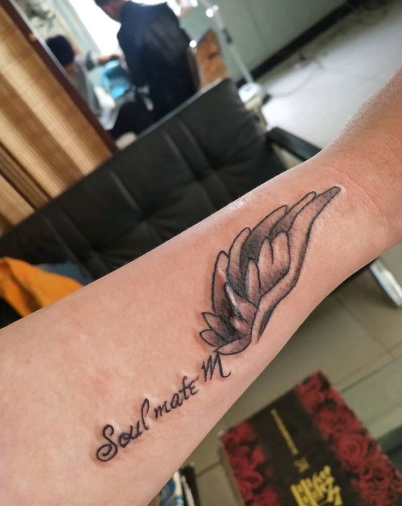 翅膀纹身图片_手臂纹身图案