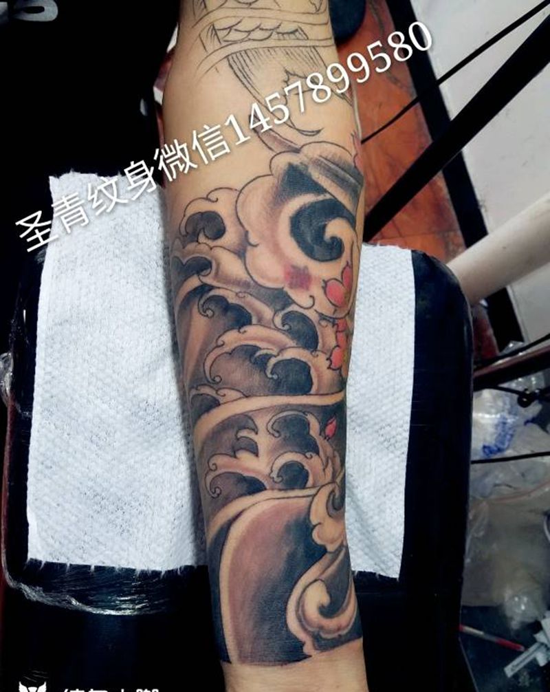 小臂，完成喜欢的约我微信纹身图片