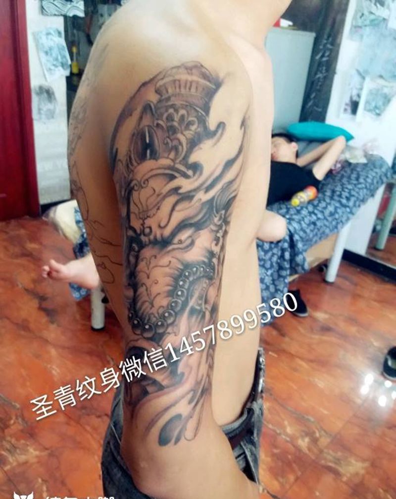 黑灰完成喜欢的约我纹身图片