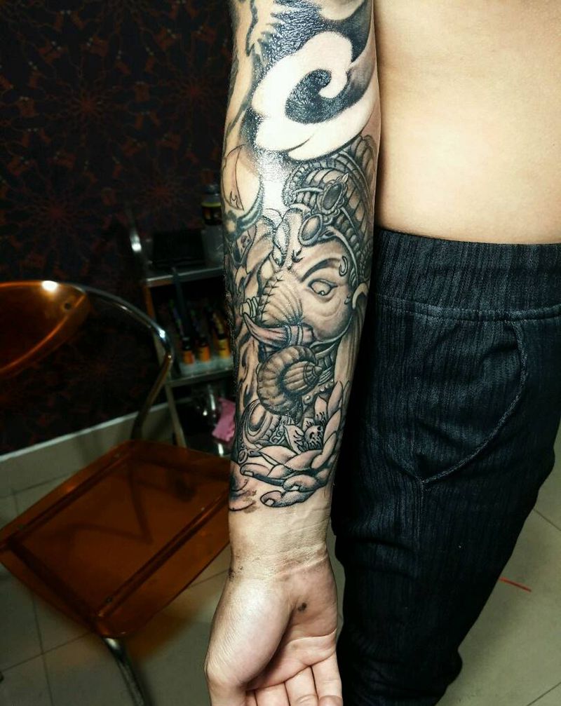 包小臂纹身图片_胸部背部手臂传统动物人物鬼神象神斗战胜佛成品纹身图案