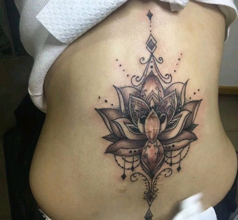 曼陀罗花纹身图片