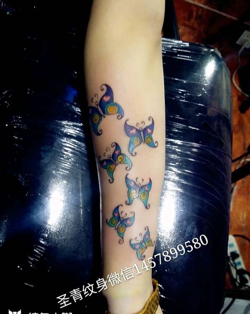 完成彩色蝴蝶纹身图片