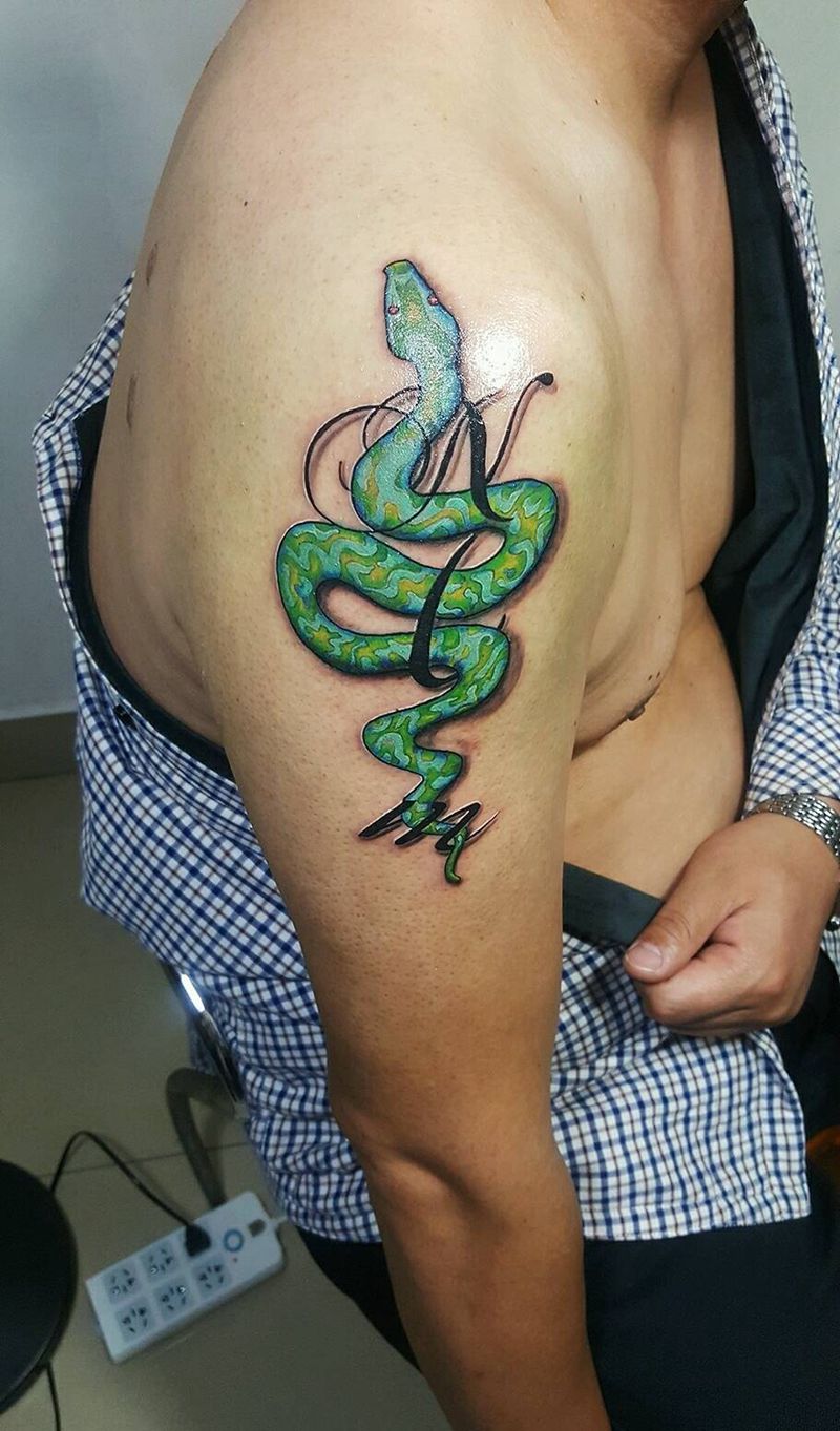 蛇纹身图片_肩部腹部臀部手臂欧美清新动物原创蛇成品纹身图案