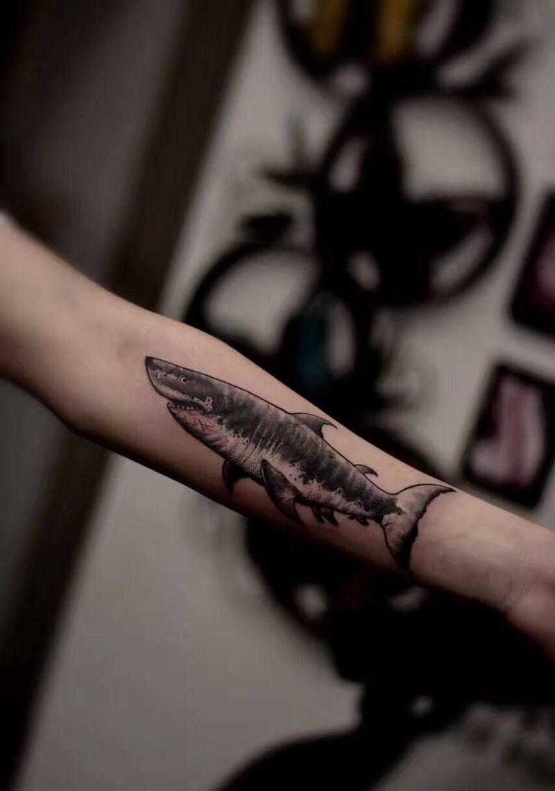 自纹自盖纹身图片