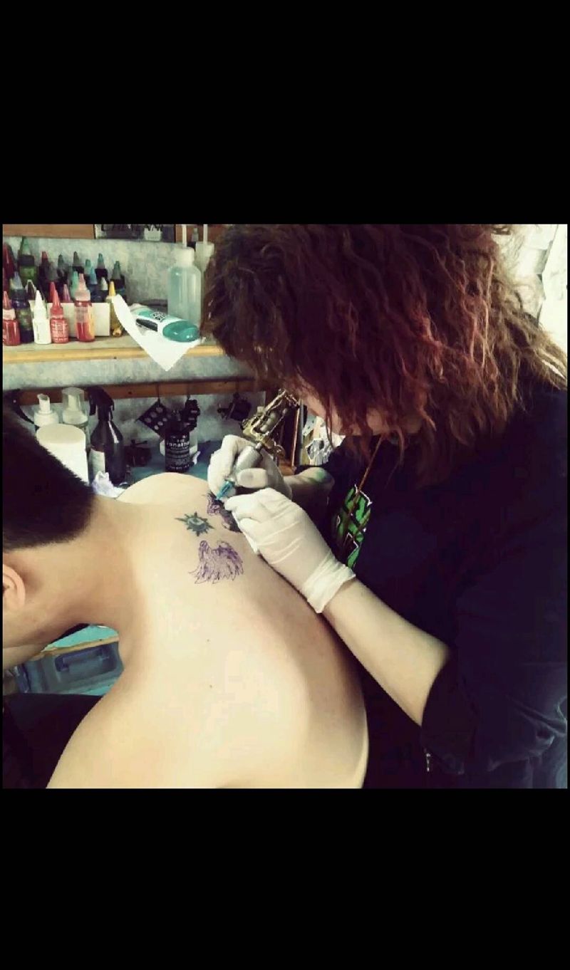 工作中纹身图片