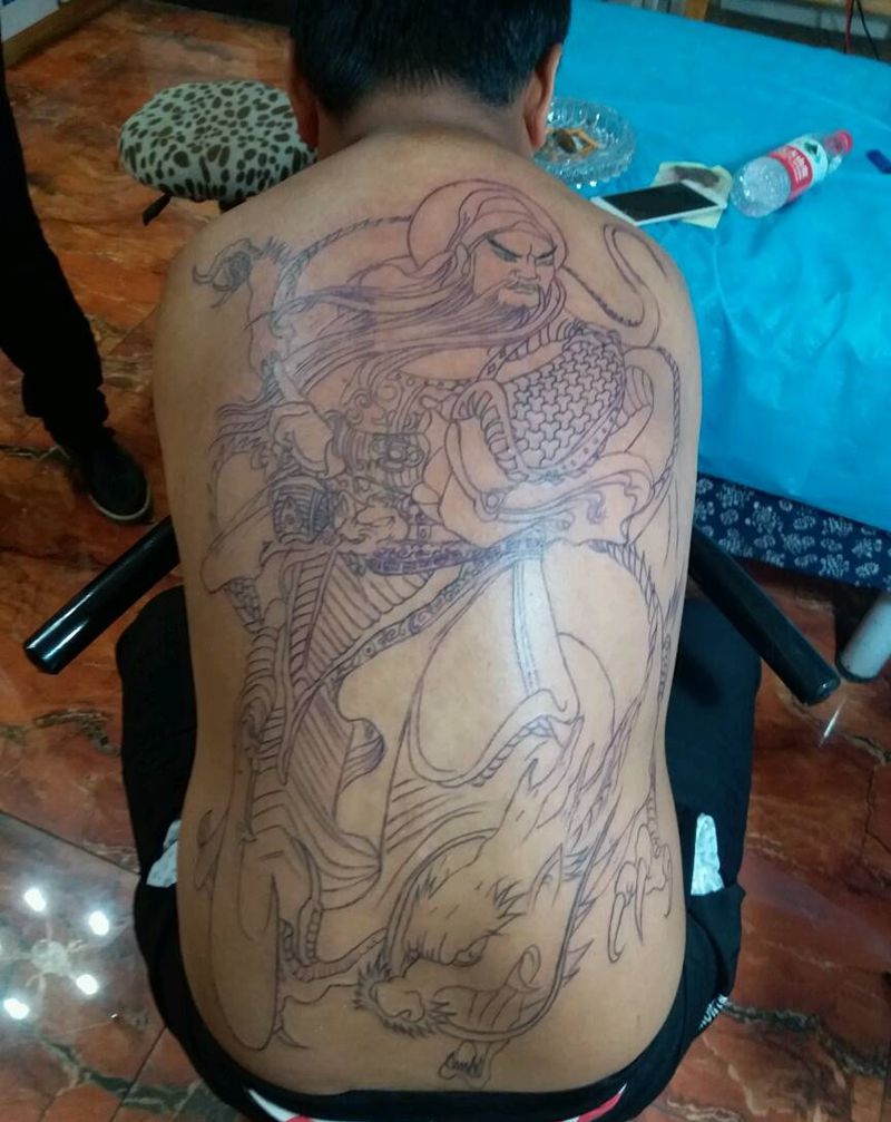 线条完成纹身图片