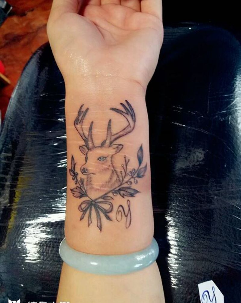 鹿完成纹身图片