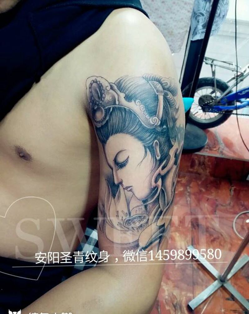 艺姬完成纹身图片