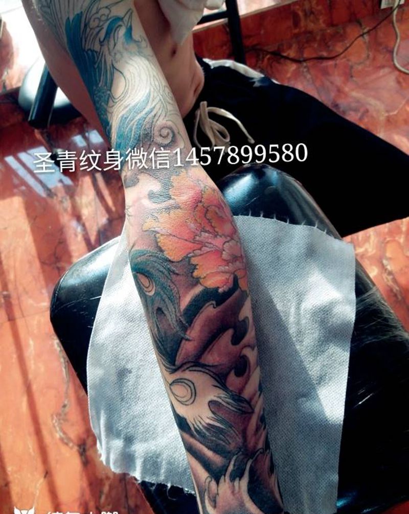 下午继续完成中凤凰纹身图片