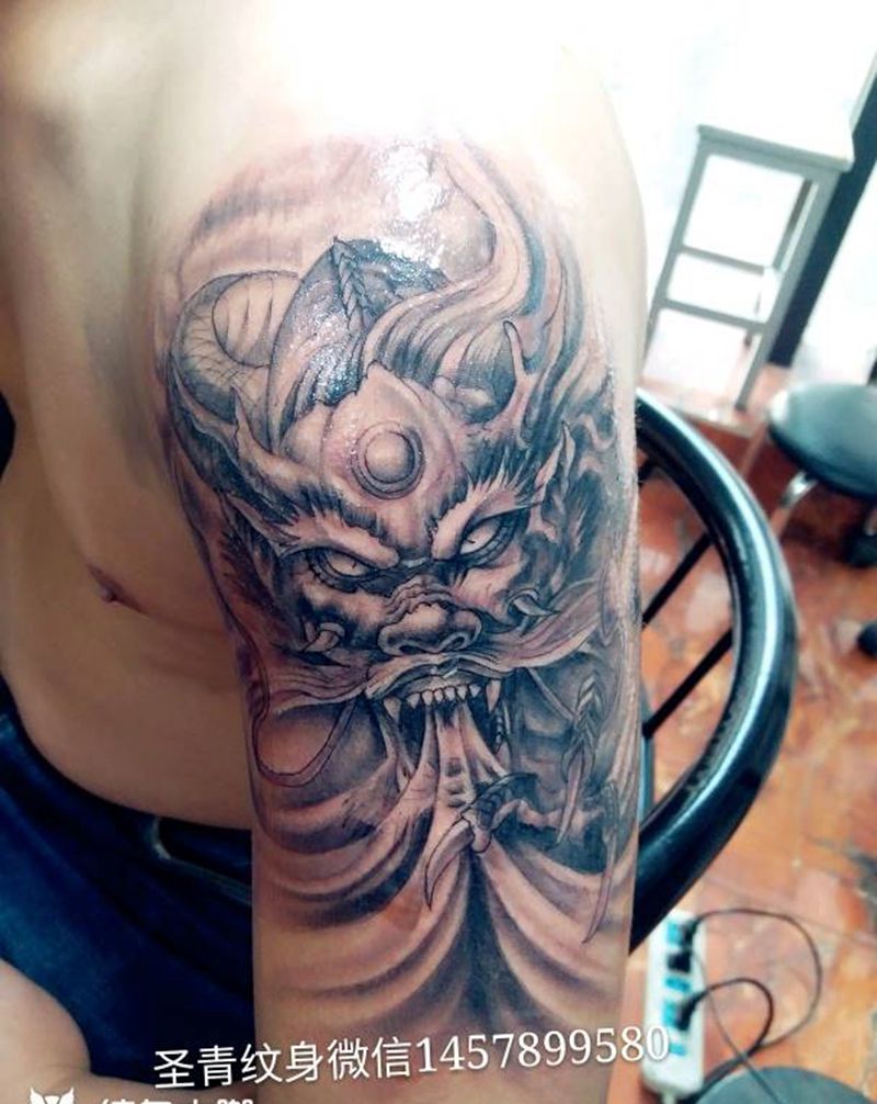 大臂龙头完成，喜欢的约我纹身图片