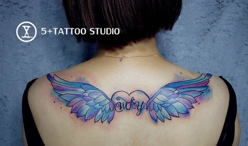 彩色翅膀纹身图片