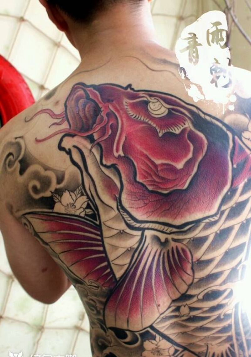 锦鲤满背纹身图片