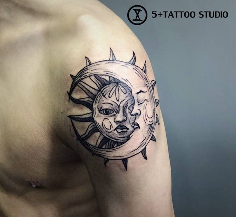 日月神教纹身图片_手臂点刺纹身图案
