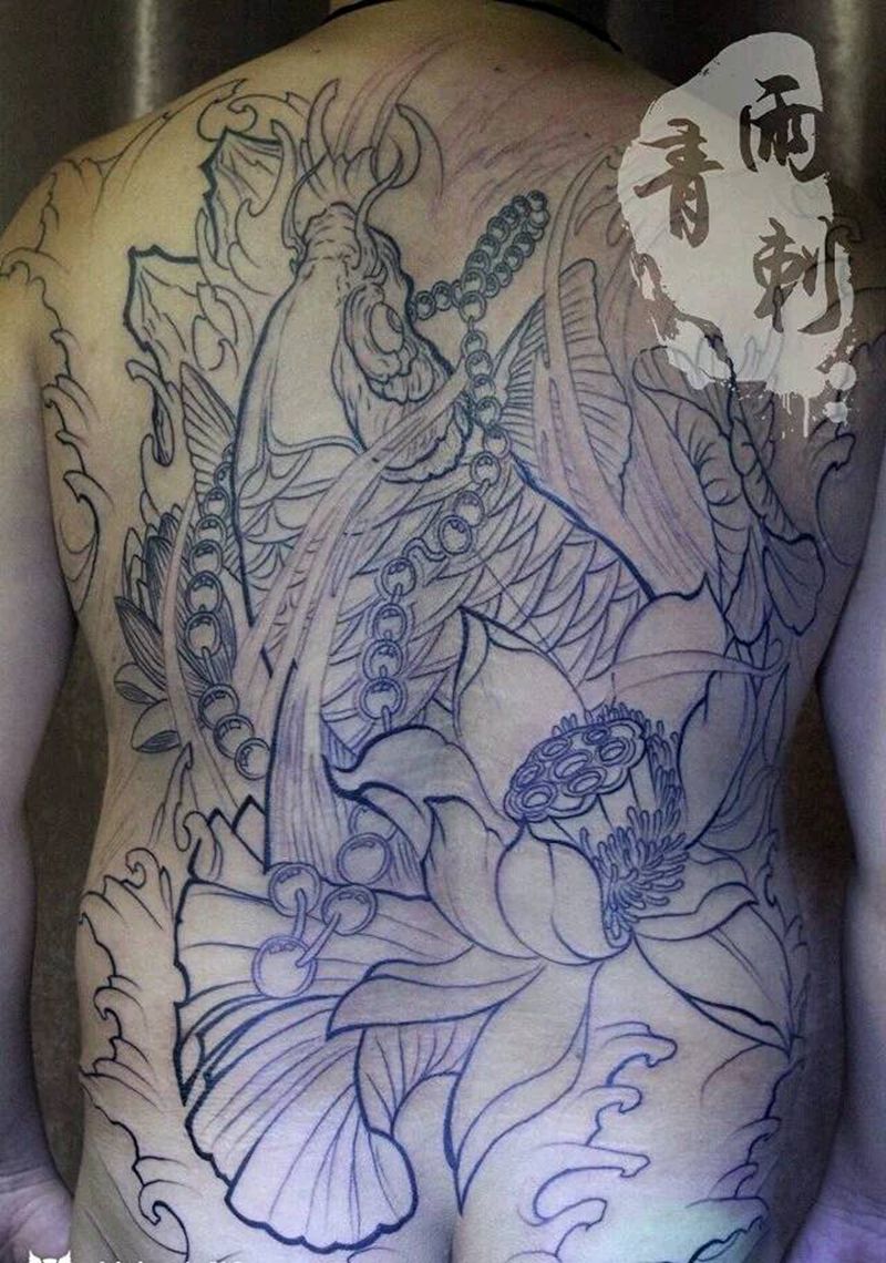 通背锦鲤。纹身图片