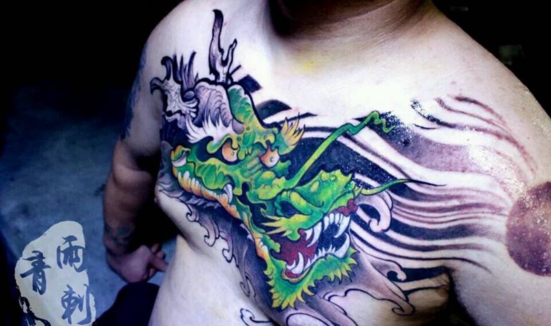 过肩龙局部，重型遮盖！纹身图片