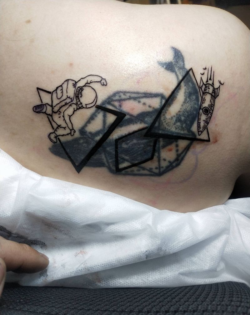 遮盖纹身图片_肩部背部水彩New School纹身图案