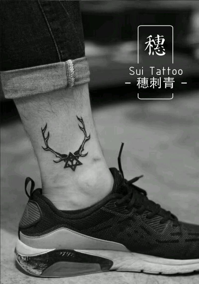 鹿角纹身图片