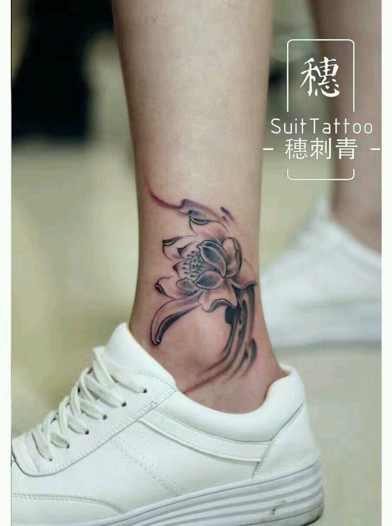 小荷花纹身图片