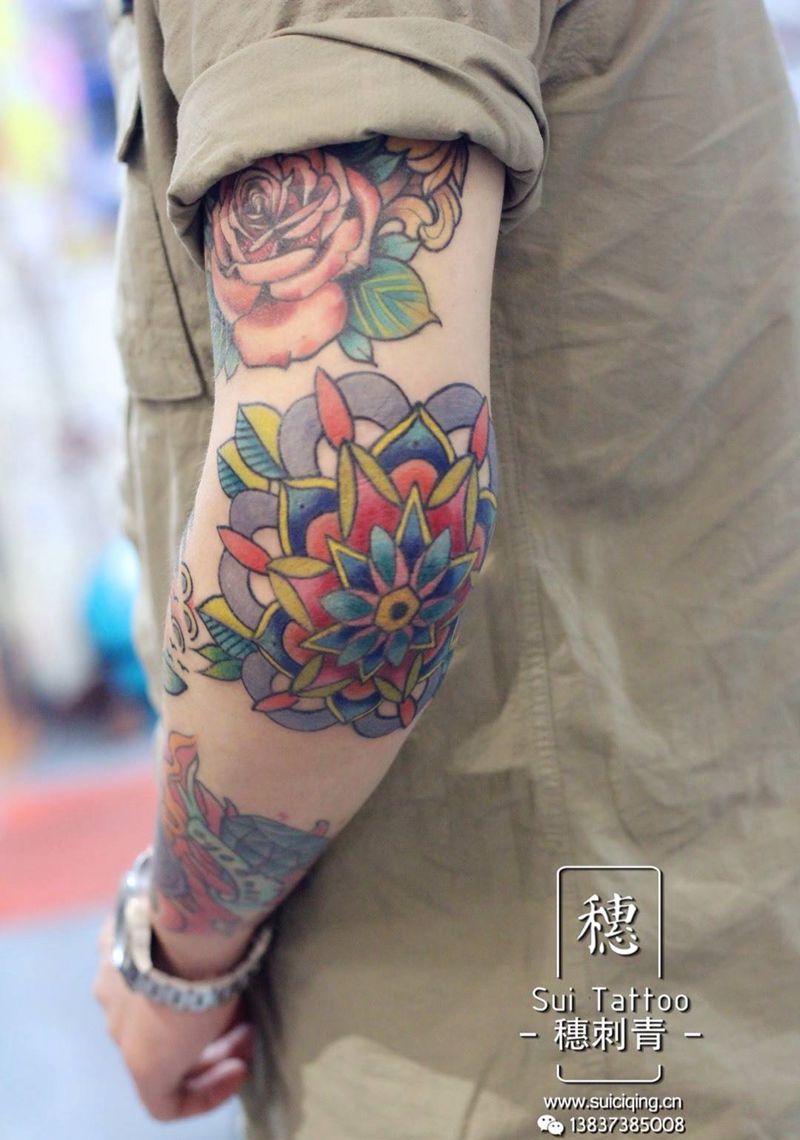 狠人专属肘花~穗老师作品纹身图片