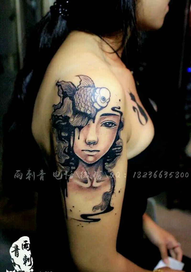 插画女孩纹身图片_肩部欧美肖像清新写实人物成品插画纹身图案