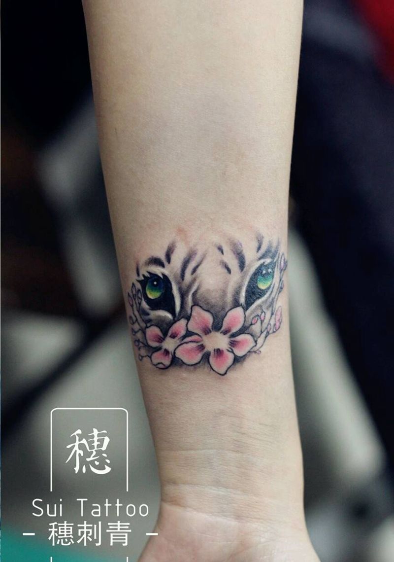 小害羞纹身图片