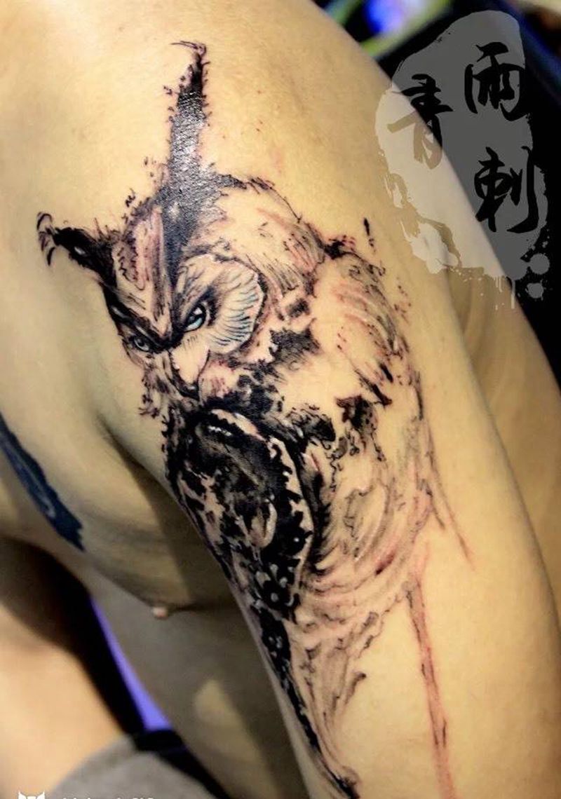 泼墨的鷹纹身图片_成品插画手稿肩部手臂几何原创纹身图案