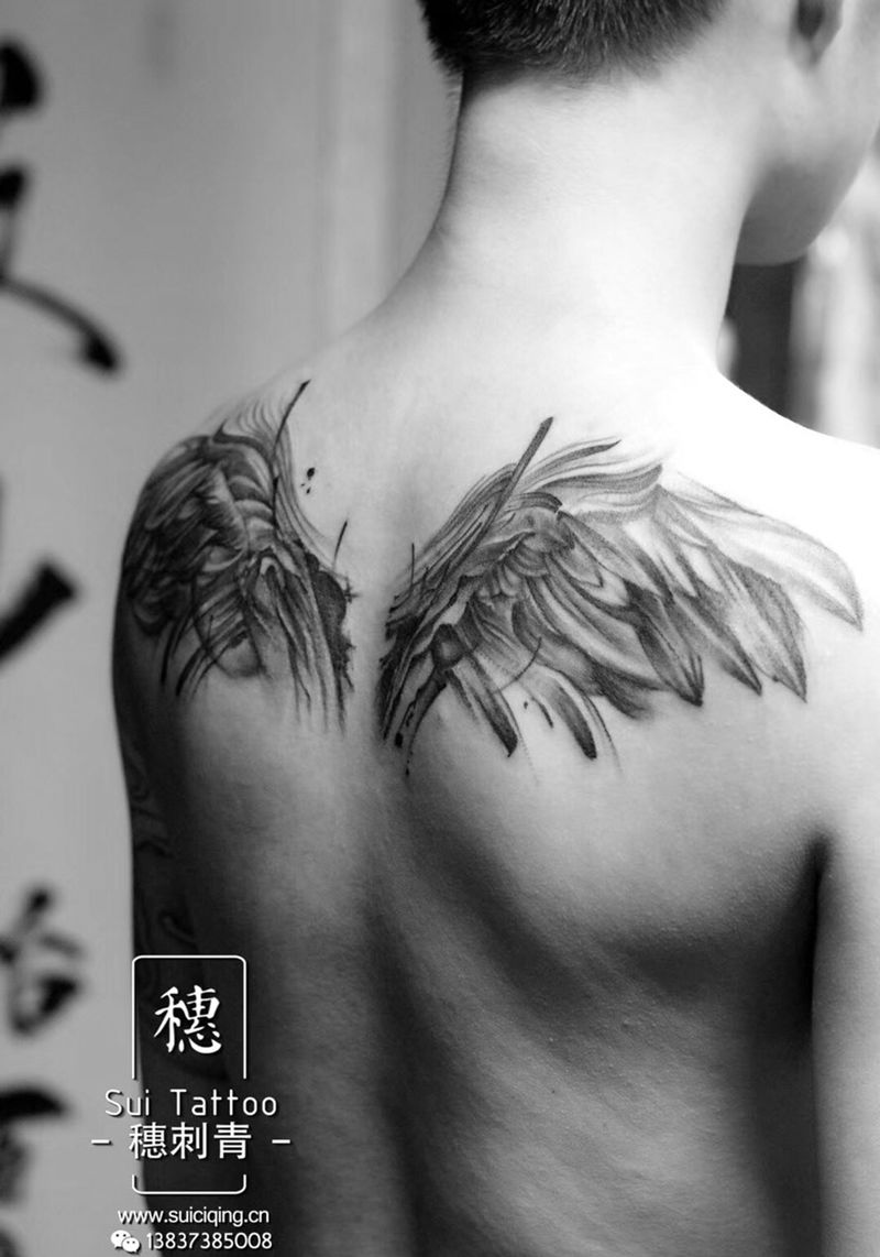 翅膀纹身图片