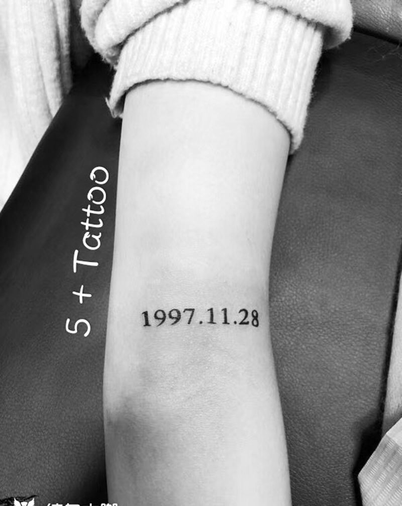 精致小字母纹身图片