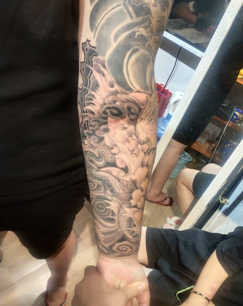 新传统全臂局部纹身图片_手部手臂新传统纹身图案