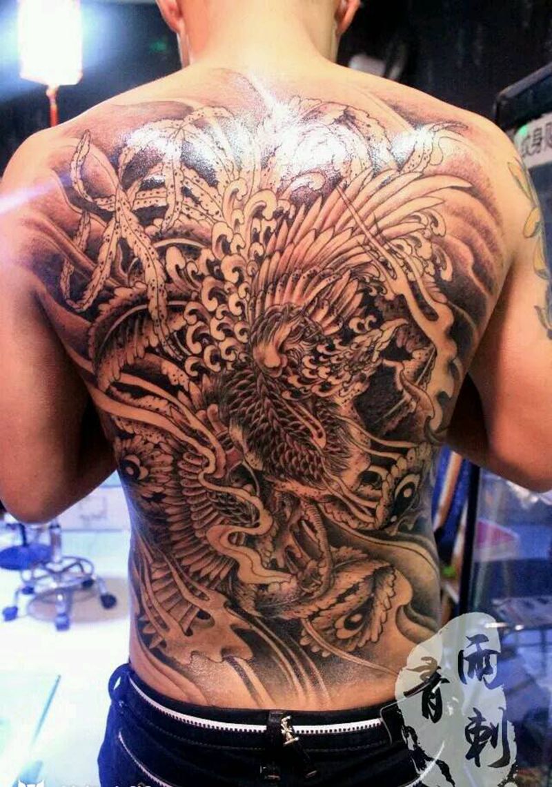 满背凤凰纹身图片_背部传统动物鬼神宗教成品纹身图案