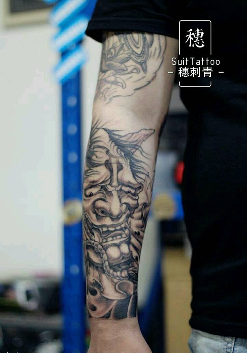 包小臂纹身图片