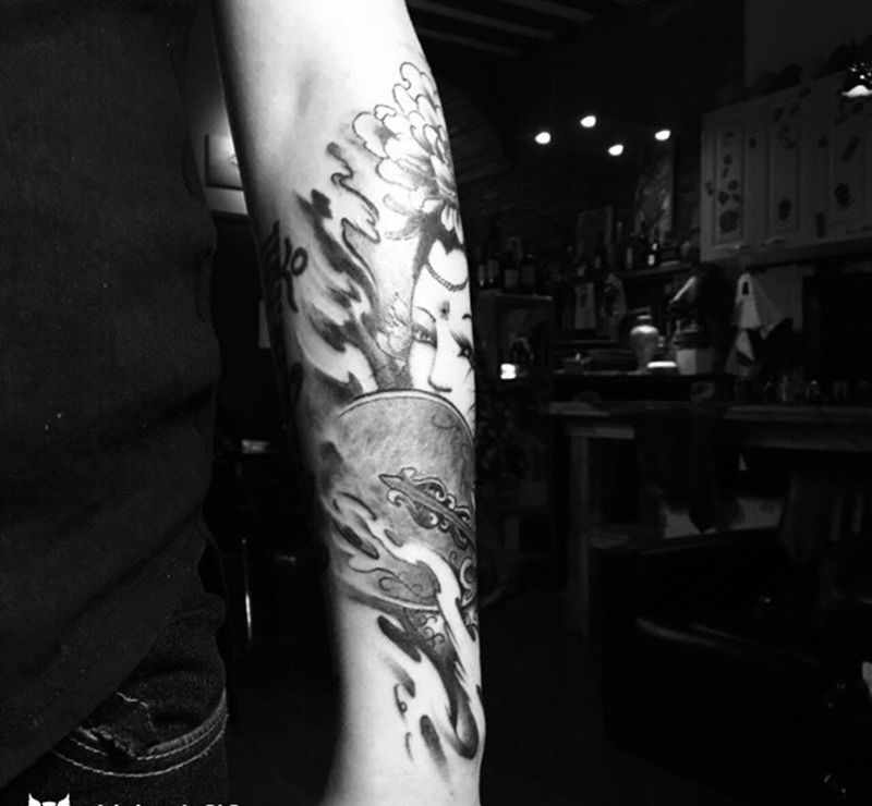 艺妓纹身图片_手稿手臂传统人物纹身图案