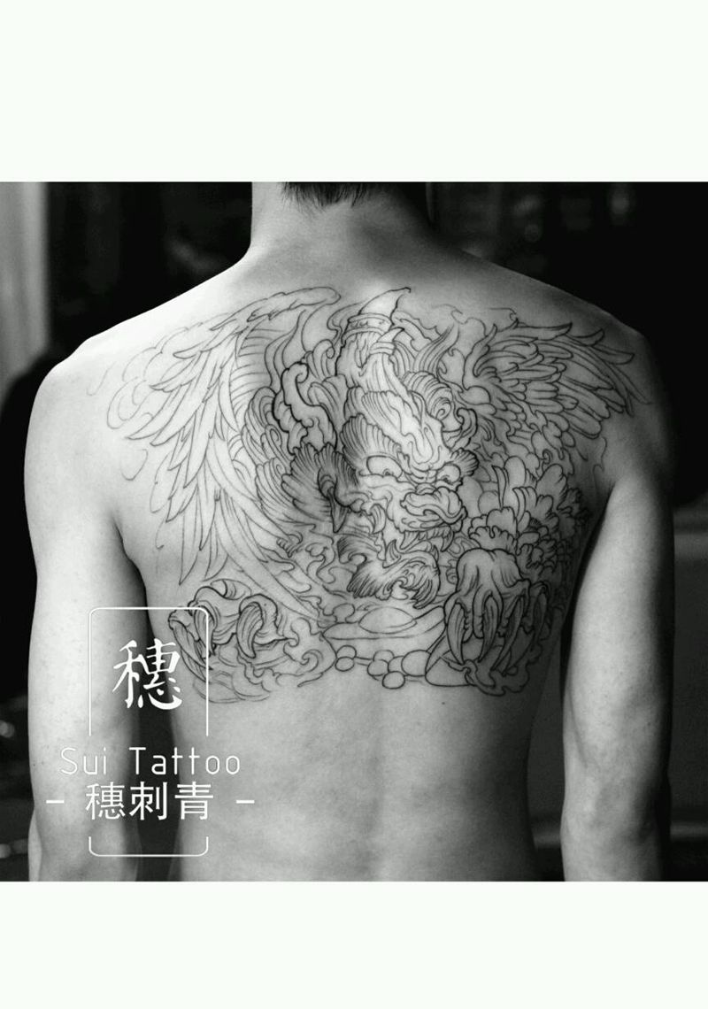 貔貅花肩纹身图片