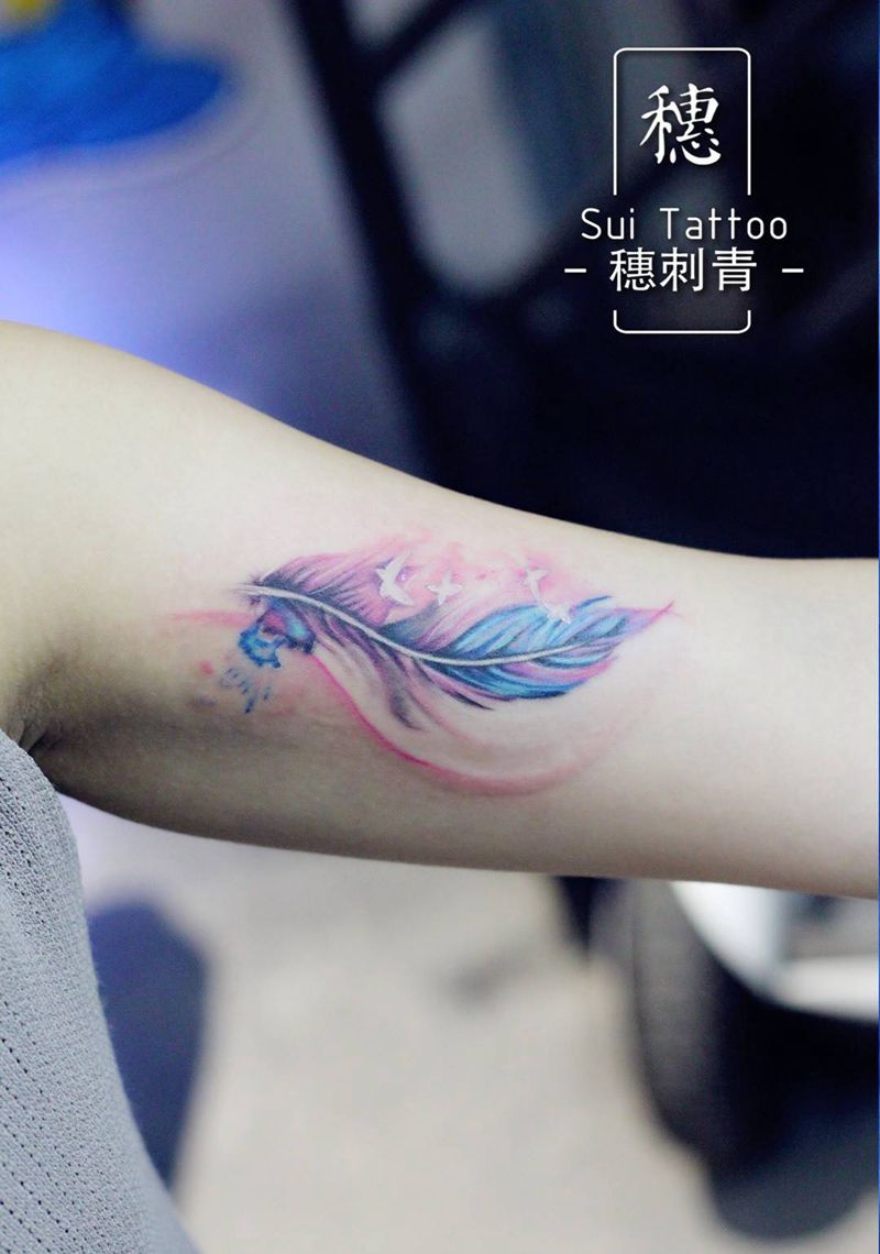 彩色羽毛~纹身图片