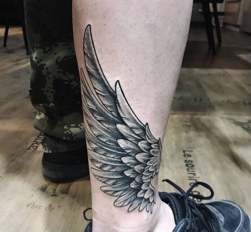 翅膀纹身图片_成品腿部脚部翅膀羽毛纹身图案