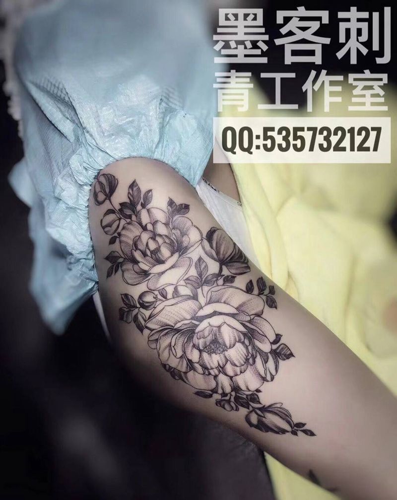 线条的美纹身图片