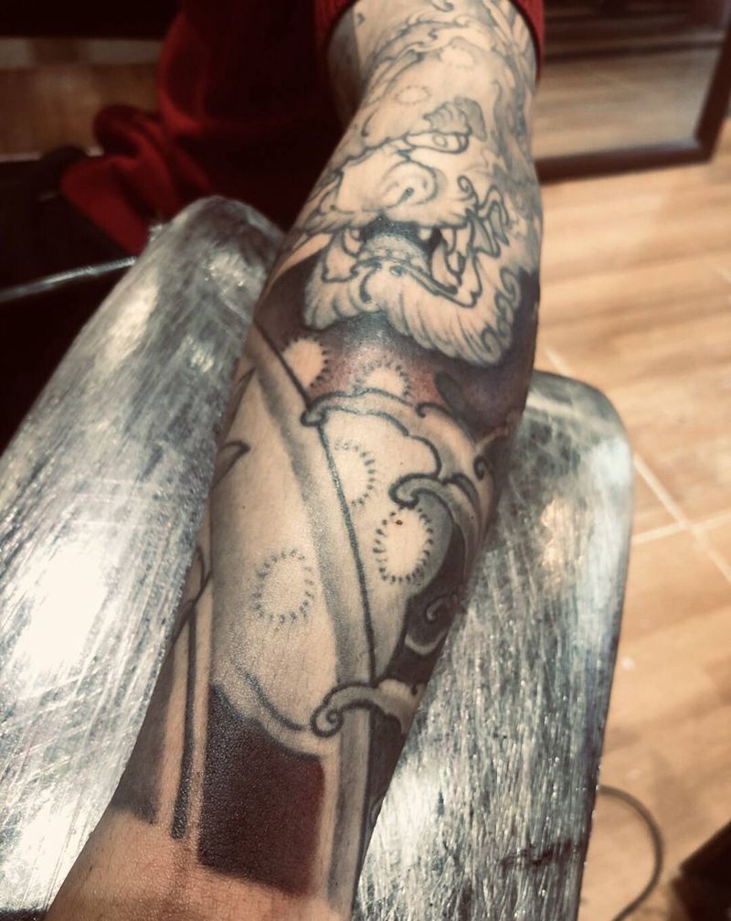 修改花臂未完。纹身图片_手臂肩部新传统纹身图案