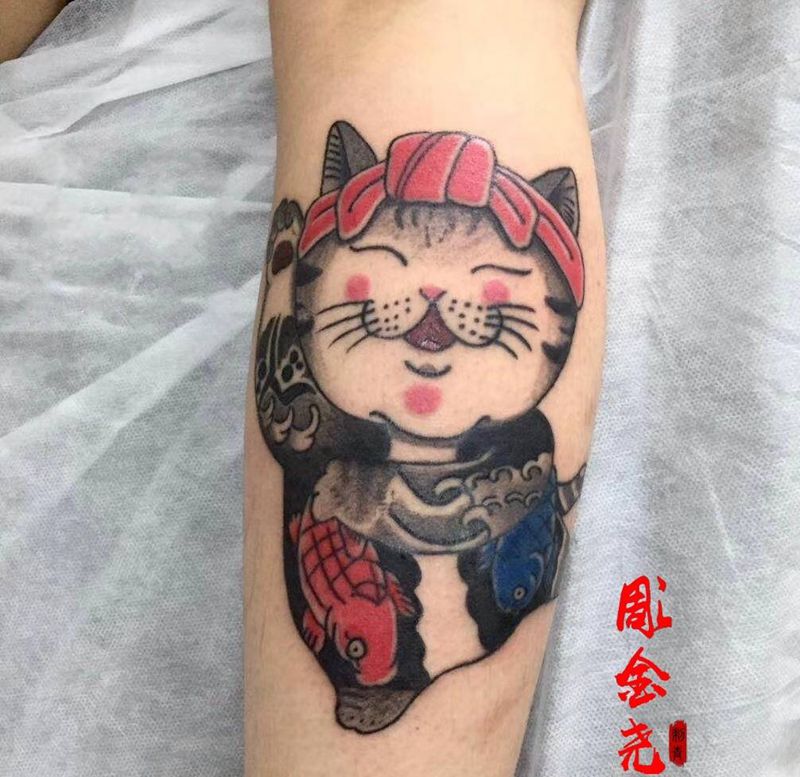 招财猫纹身图片_腿部老传统招财猫纹身图案