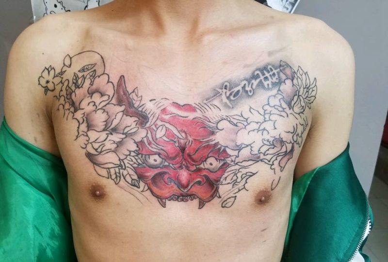 般若花胸覆盖未完纹身图片