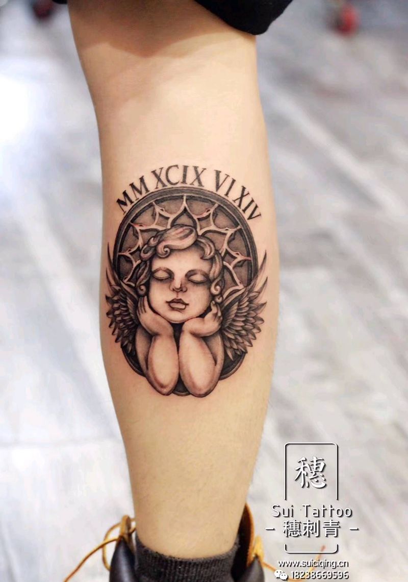 小天使纹身图片_腿部欧美写实纹身图案