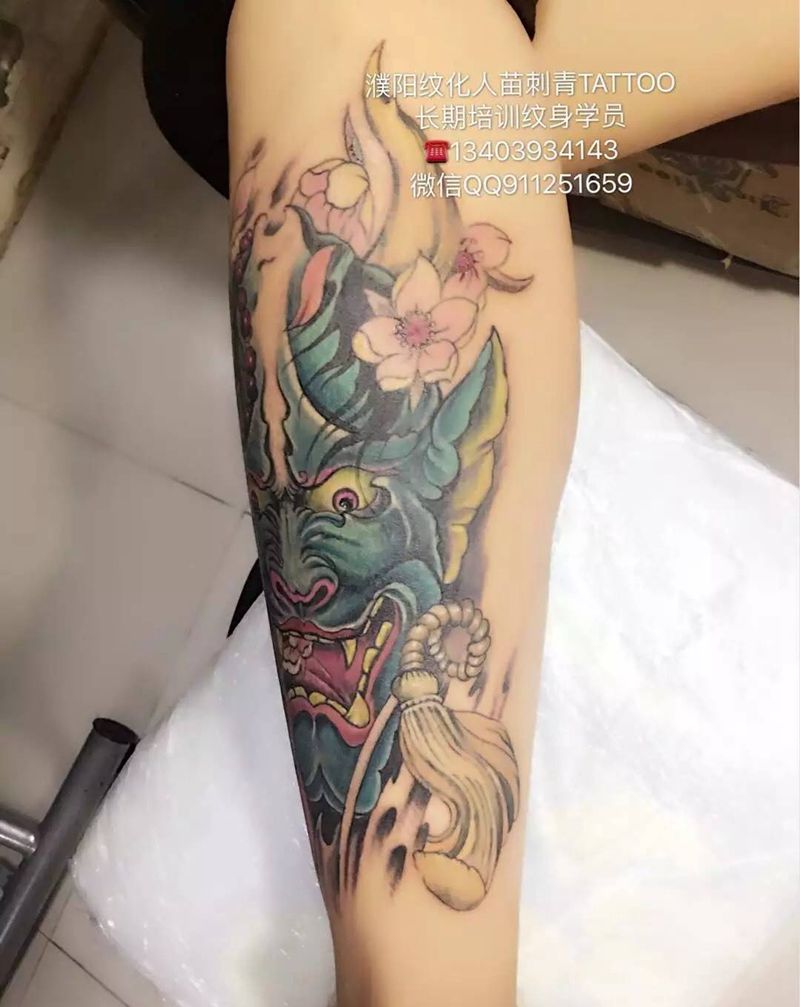 小腿班若纹身图片