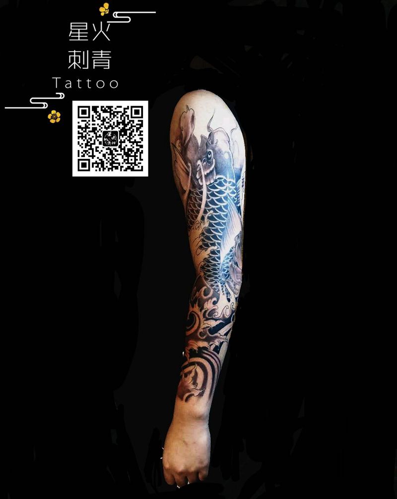 包臂鱼纹身图片_手臂纹身图案