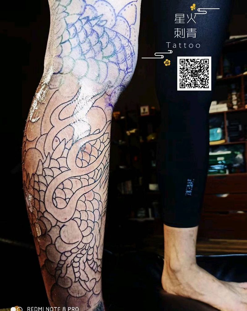 花腿龙纹身图片_腿部老传统纹身图案