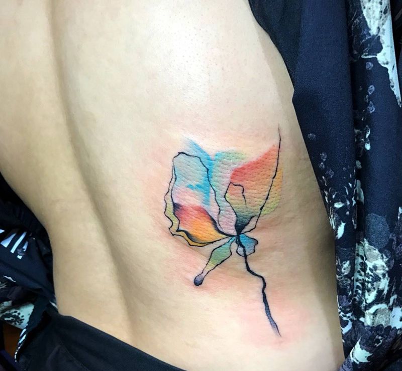 水彩写意抽象纹身图片_成品腰部背部纹身图案