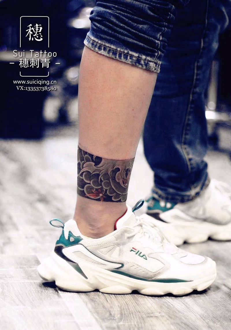 小腿环海浪纹身图片_腿部新传统纹身图案