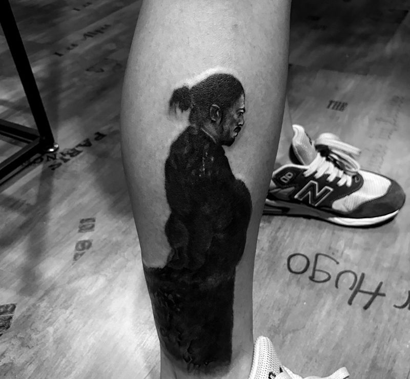 侠客纹身图片_成品腿部人物纹身图案