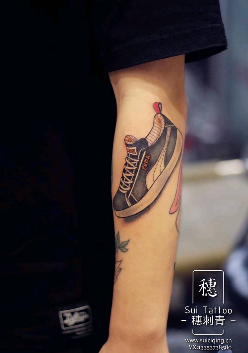 puma鞋子纹身图片_手臂New School纹身图案