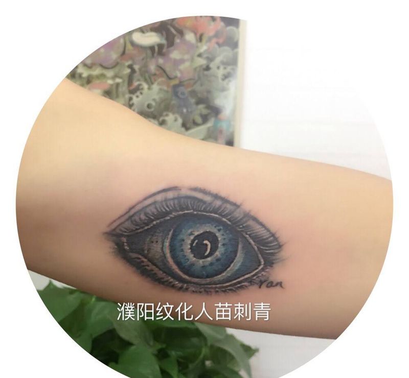 眼睛纹身图片